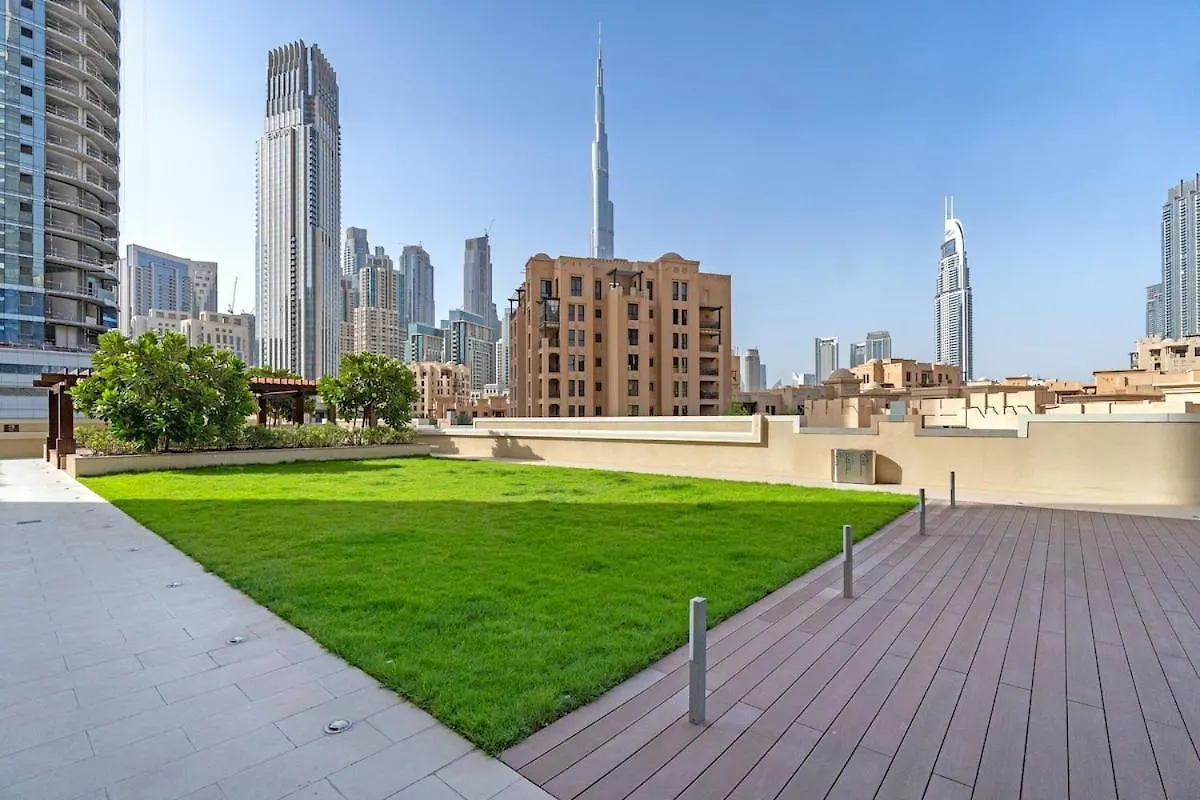 아파트 Vogue Downtown Dubai Bellevue Tower Walkable To Burj Khalifa And The Dubai Mall Amazing Burj View From The Swimming Pool 아랍에미리트